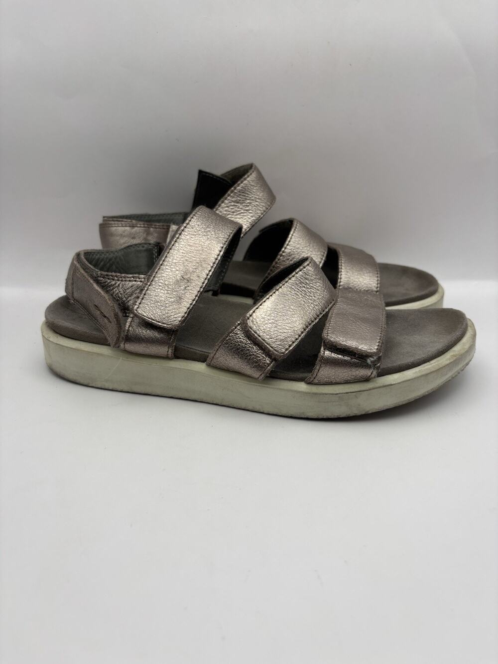 Ecco Flowt Flat Metallic Leather Sandals Women Size 8